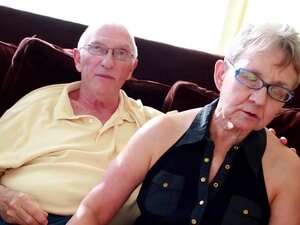 Granny Cuckold Handy Pornos - NurXXX.mobi