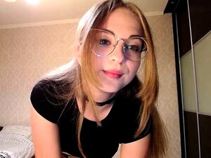 18-jähriges Girl gibt Wichs-Show per Webcam 18-jähriges Girl gibt Wichs-Show per Webcam