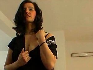 Tschechische Amateurin masturbiert vor der Kamera