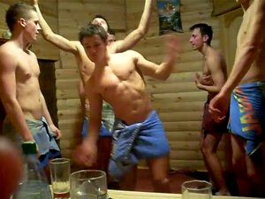 Nackt sauna wichsen