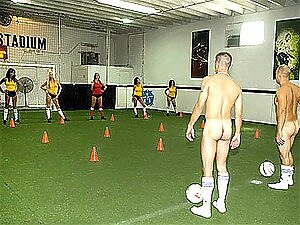 Fußball nackt jungs spielen Beste Gay