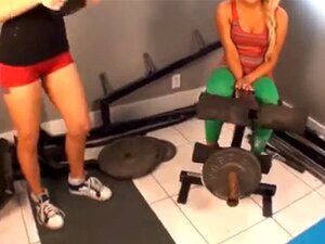 Gym Footjob Handy Pornos - NurXXX.mobi