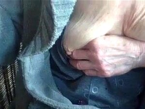 Behaarte Oma Zieht Blank Behaarte Oma Zieht Blank