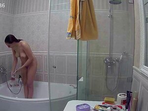 Spionage Schwester Dusche im Badezimmer