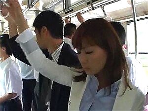 Notgeile Japanerin Wird Im Bus Genagelt